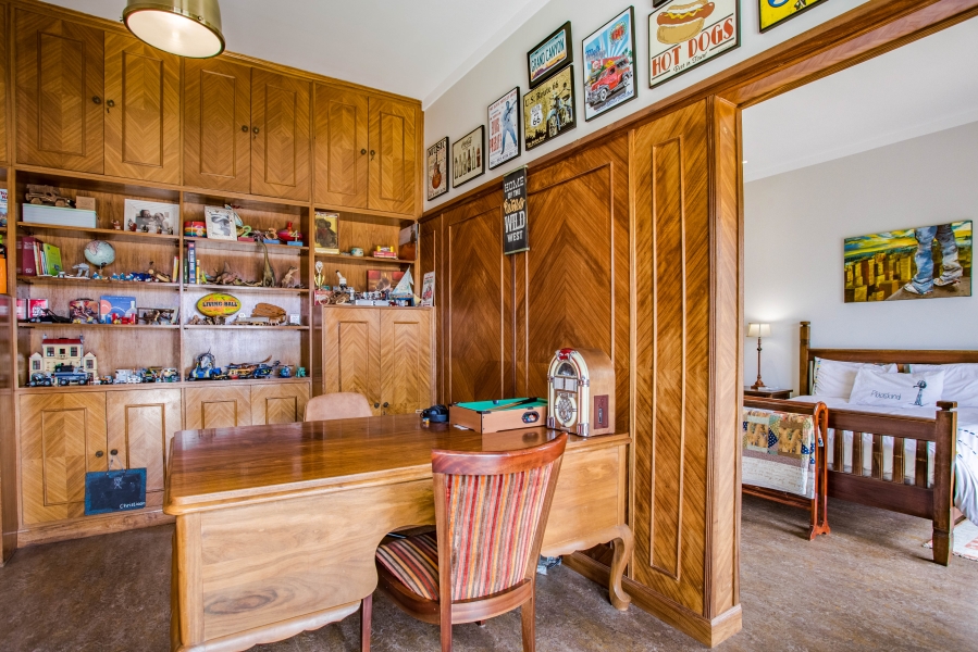 6 Bedroom Property for Sale in Waterkloof Gauteng