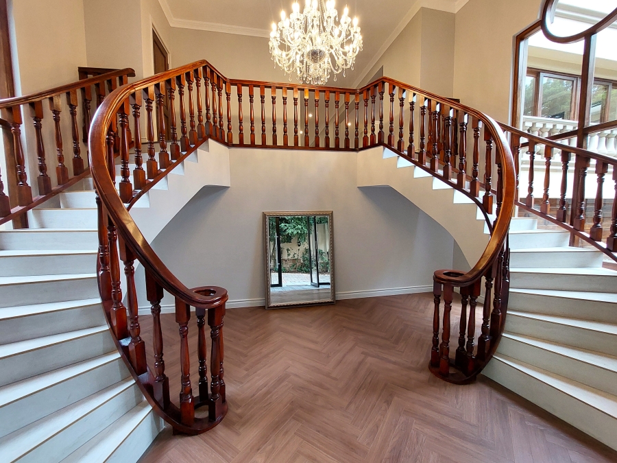 5 Bedroom Property for Sale in Waterkloof Ridge Gauteng