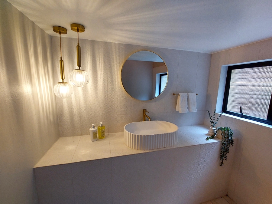 5 Bedroom Property for Sale in Waterkloof Ridge Gauteng