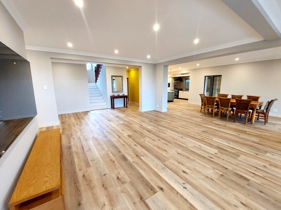 5 Bedroom Property for Sale in Waterkloof Ridge Gauteng