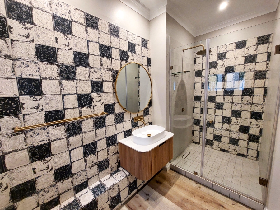 5 Bedroom Property for Sale in Waterkloof Ridge Gauteng