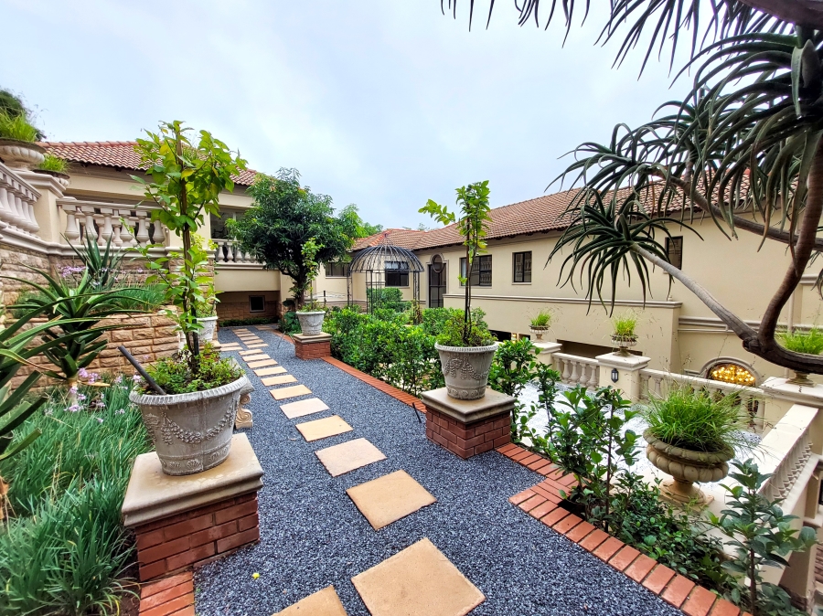 5 Bedroom Property for Sale in Waterkloof Ridge Gauteng