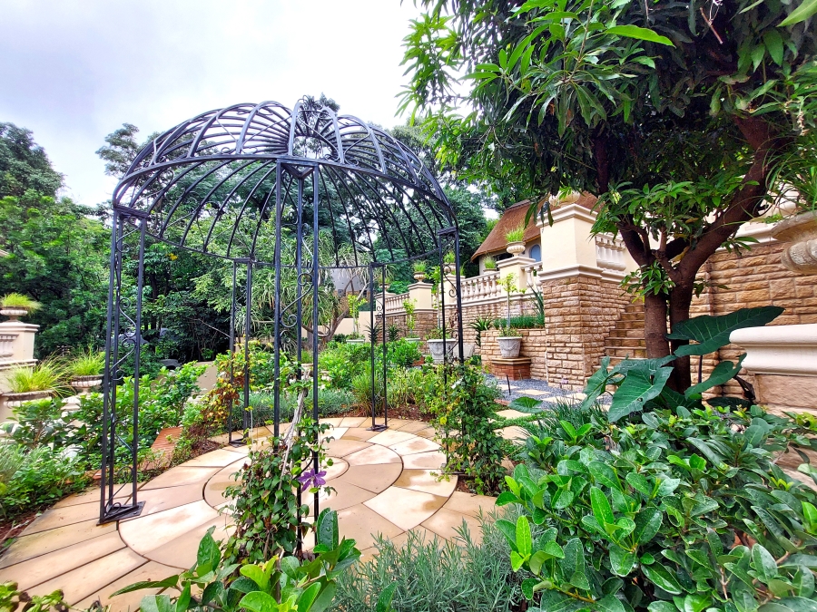 5 Bedroom Property for Sale in Waterkloof Ridge Gauteng