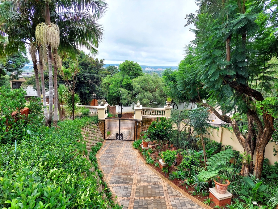 5 Bedroom Property for Sale in Waterkloof Ridge Gauteng