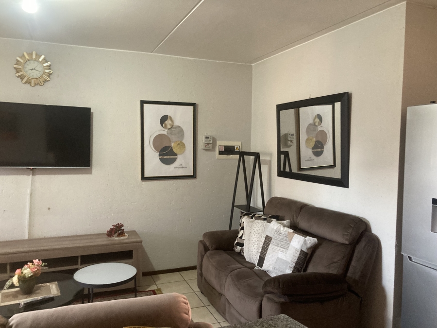 2 Bedroom Property for Sale in Comet Gauteng
