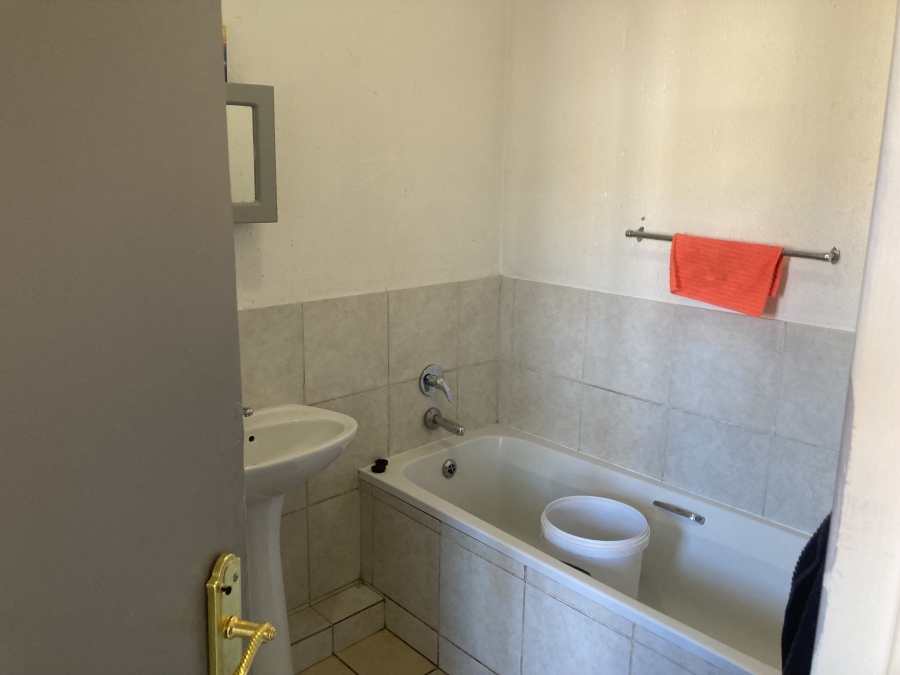 2 Bedroom Property for Sale in Comet Gauteng