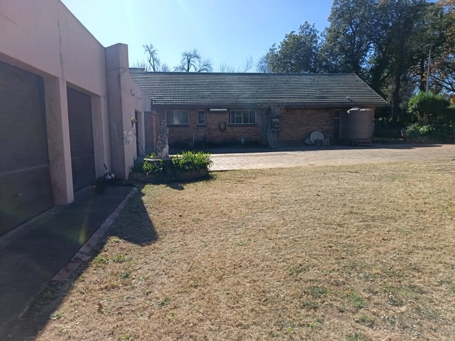 5 Bedroom Property for Sale in Three Rivers Gauteng