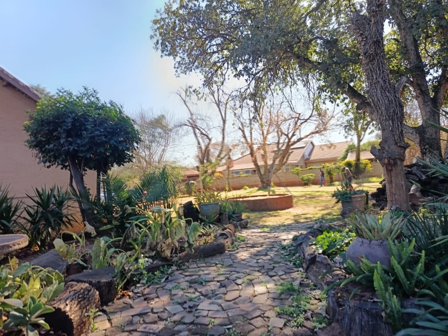 5 Bedroom Property for Sale in Three Rivers Gauteng
