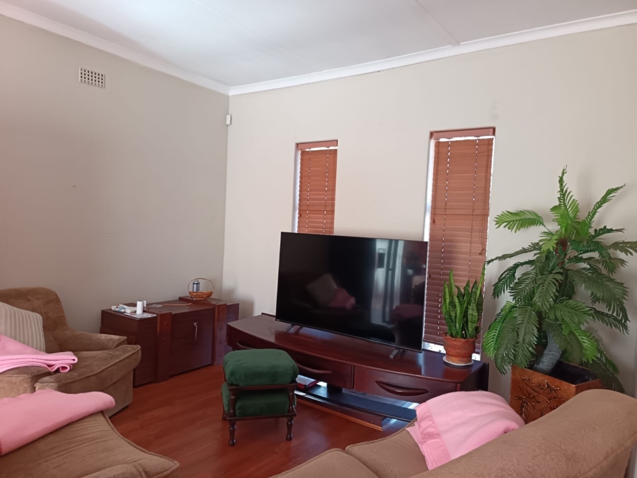 5 Bedroom Property for Sale in Three Rivers Gauteng