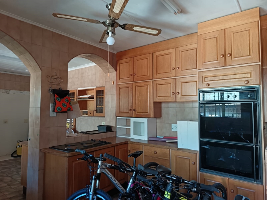 5 Bedroom Property for Sale in Three Rivers Gauteng