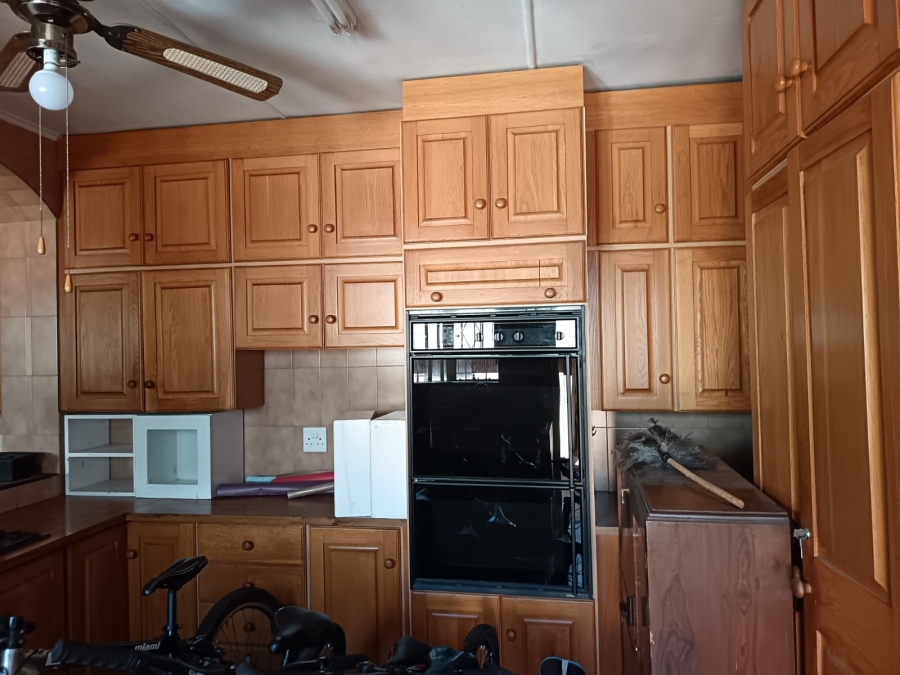 5 Bedroom Property for Sale in Three Rivers Gauteng