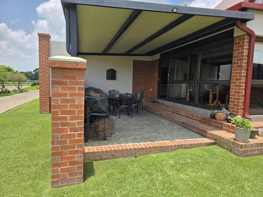 3 Bedroom Property for Sale in Waterlake Farm Lifestyle Estate Gauteng