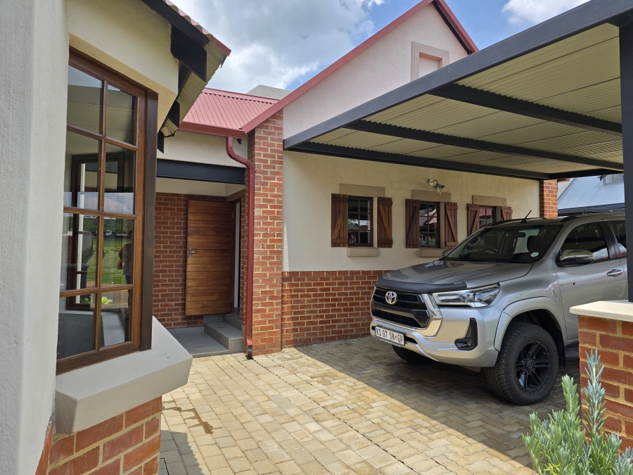 3 Bedroom Property for Sale in Waterlake Farm Lifestyle Estate Gauteng