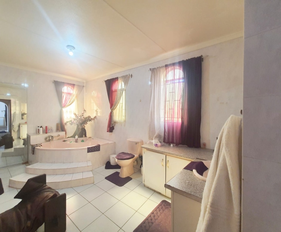 6 Bedroom Property for Sale in Vanderbijlpark SE Gauteng
