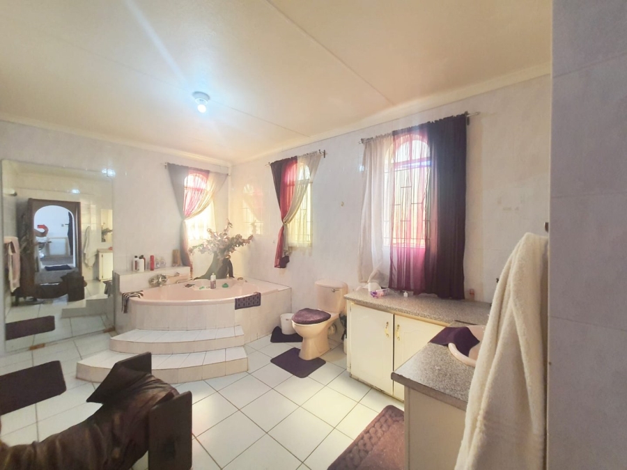 6 Bedroom Property for Sale in Vanderbijlpark SE Gauteng