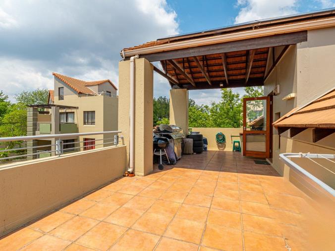 2 Bedroom Property for Sale in Broadacres Gauteng