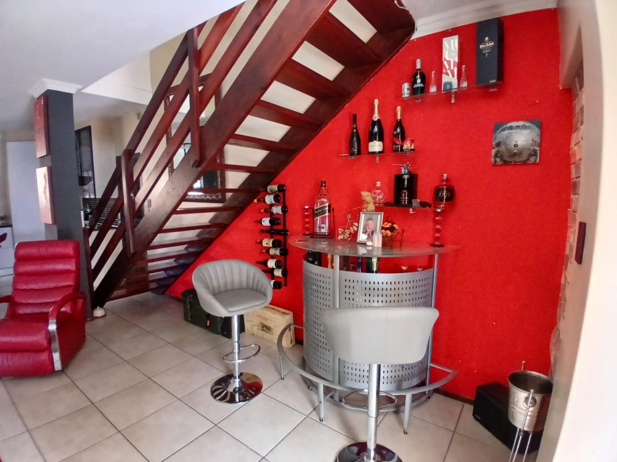 3 Bedroom Property for Sale in Silver Lakes Gauteng
