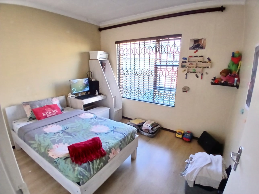 3 Bedroom Property for Sale in Silver Lakes Gauteng