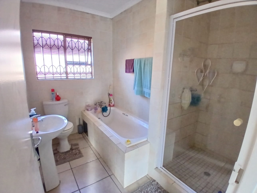 3 Bedroom Property for Sale in Silver Lakes Gauteng