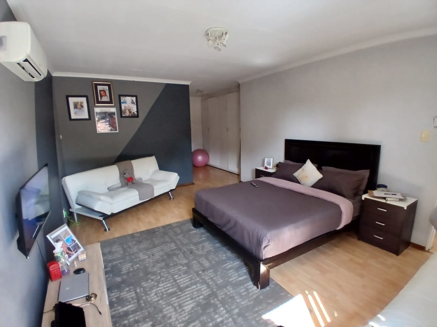 3 Bedroom Property for Sale in Silver Lakes Gauteng