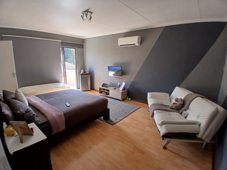 3 Bedroom Property for Sale in Silver Lakes Gauteng