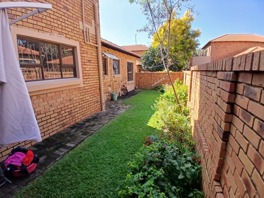 3 Bedroom Property for Sale in Silver Lakes Gauteng