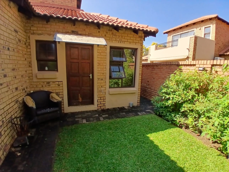 3 Bedroom Property for Sale in Silver Lakes Gauteng