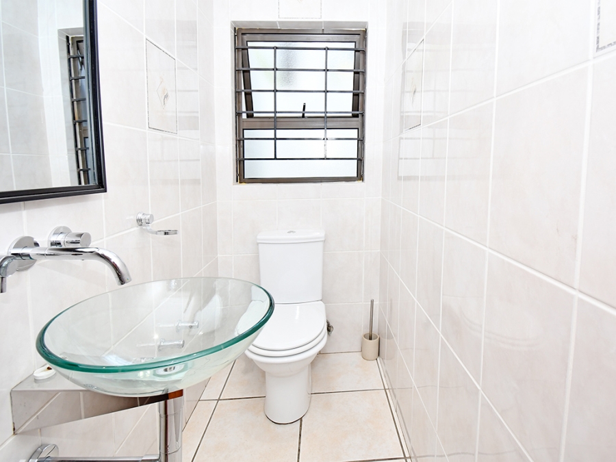 To Let 3 Bedroom Property for Rent in Morningside Gauteng