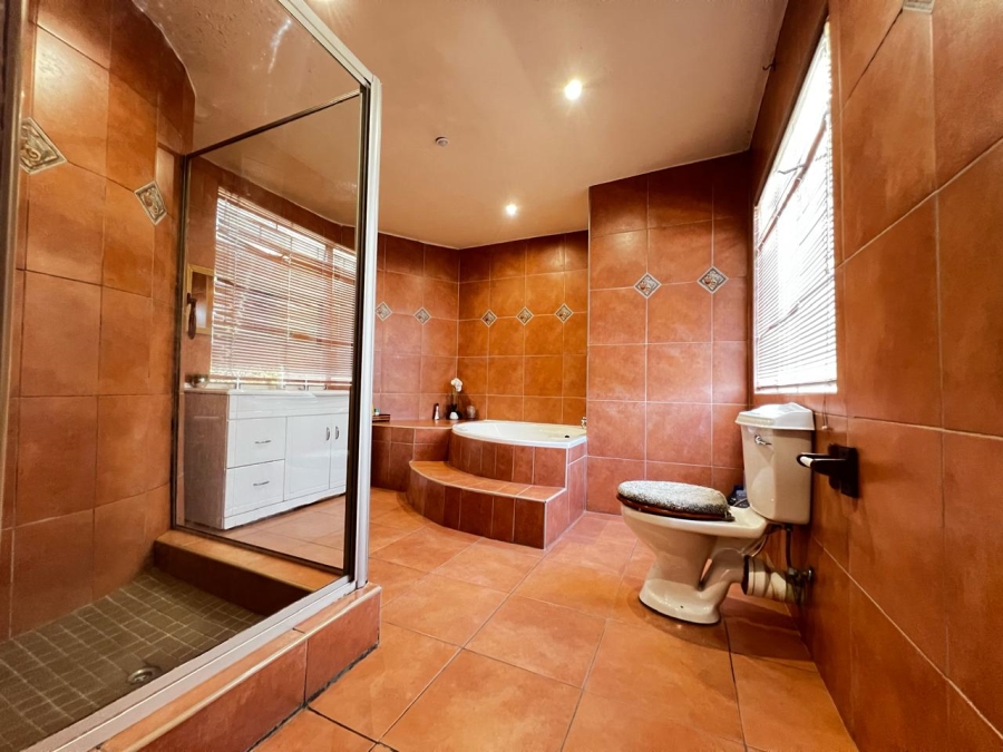 4 Bedroom Property for Sale in Marlboro Gardens Gauteng