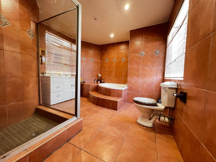 4 Bedroom Property for Sale in Marlboro Gardens Gauteng