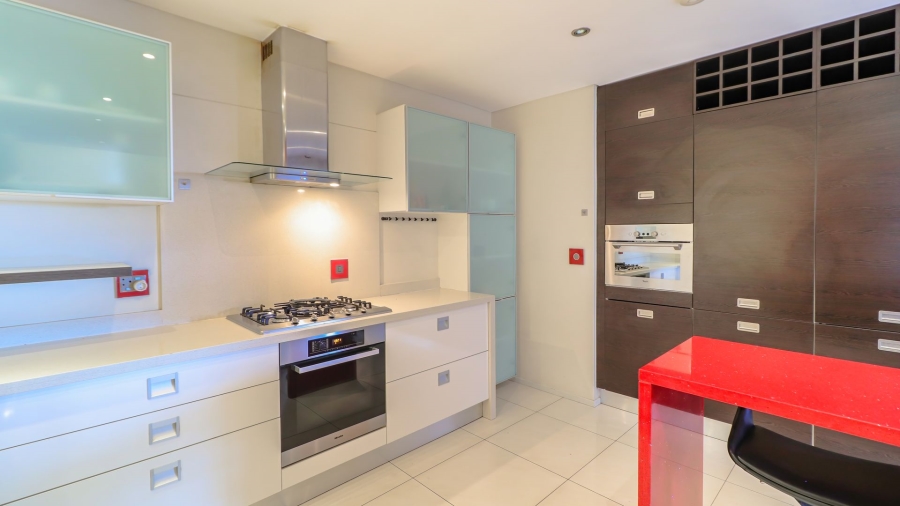 2 Bedroom Property for Sale in Sandhurst Gauteng