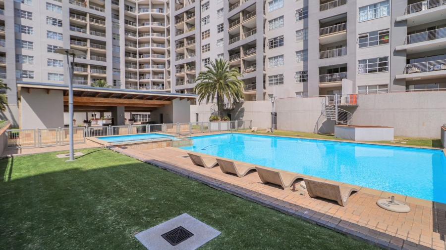 2 Bedroom Property for Sale in Sandhurst Gauteng