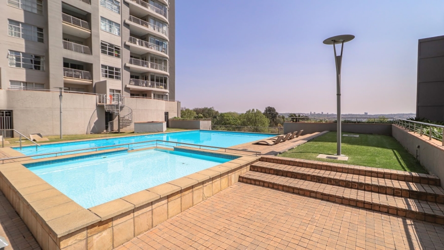 2 Bedroom Property for Sale in Sandhurst Gauteng