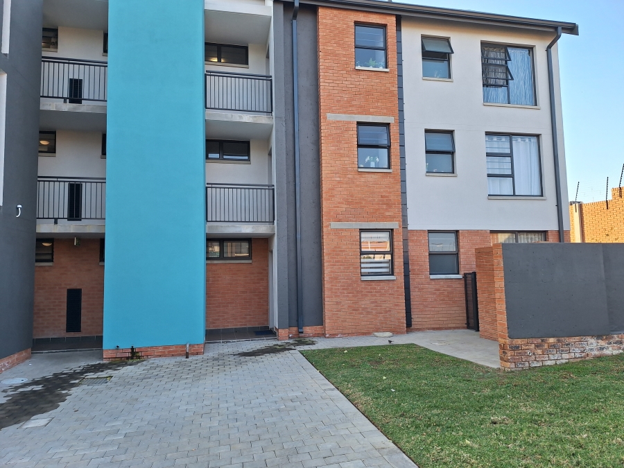 2 Bedroom Property for Sale in Amberfield Gauteng