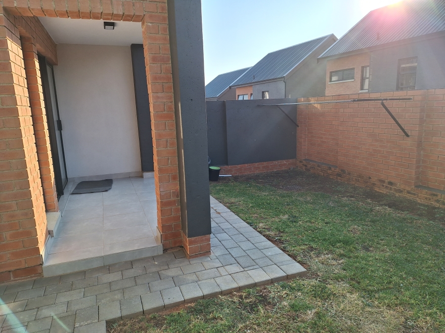 2 Bedroom Property for Sale in Amberfield Gauteng