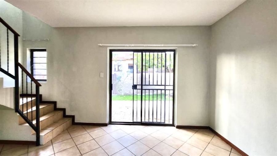 2 Bedroom Property for Sale in Halfway Gardens Gauteng