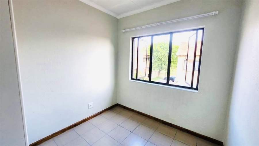 2 Bedroom Property for Sale in Halfway Gardens Gauteng