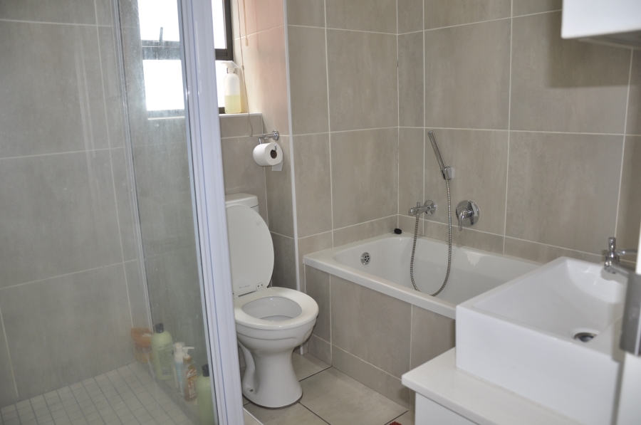 2 Bedroom Property for Sale in Barbeque Downs Gauteng