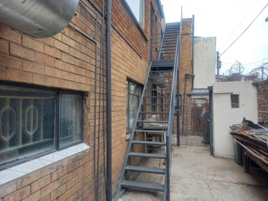 7 Bedroom Property for Sale in Actonville Gauteng