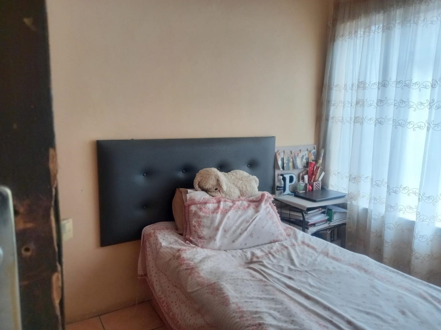 7 Bedroom Property for Sale in Actonville Gauteng