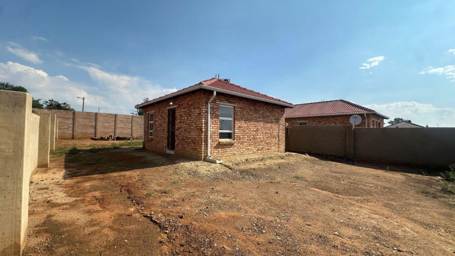 2 Bedroom Property for Sale in Alliance Gauteng