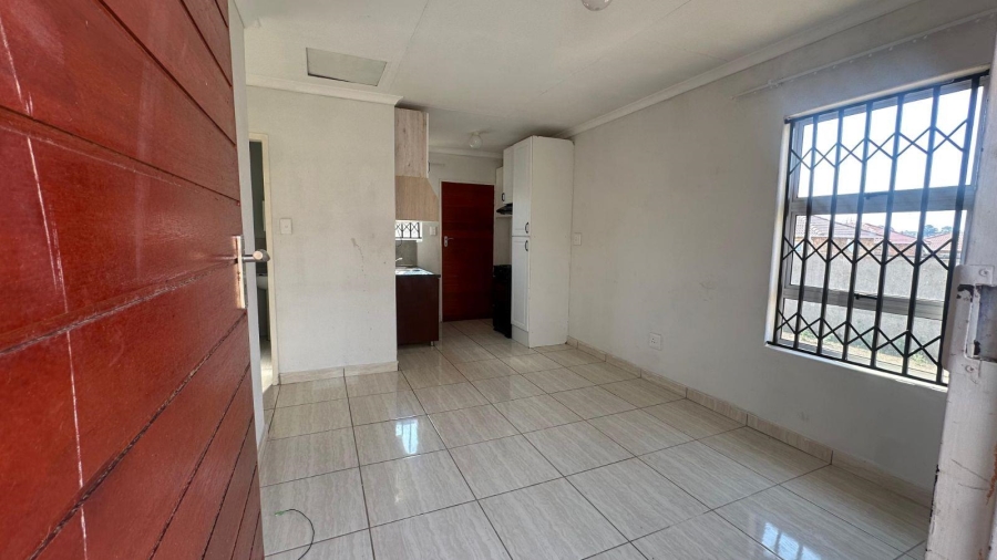2 Bedroom Property for Sale in Alliance Gauteng