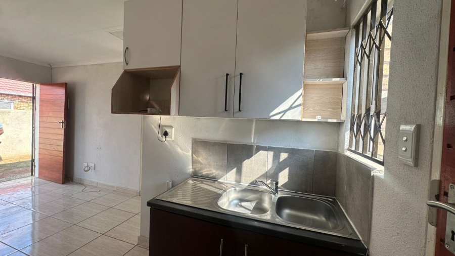 2 Bedroom Property for Sale in Alliance Gauteng