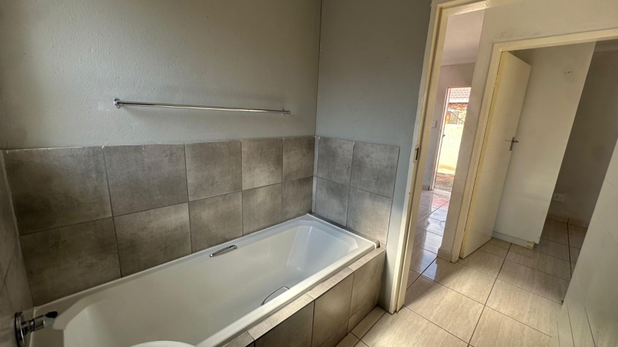 2 Bedroom Property for Sale in Alliance Gauteng