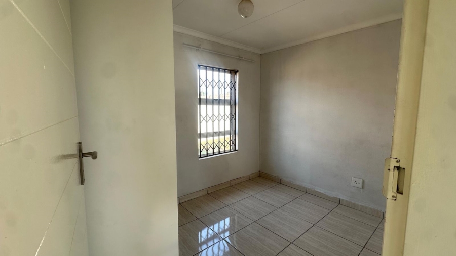 2 Bedroom Property for Sale in Alliance Gauteng