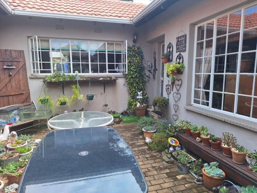 3 Bedroom Property for Sale in Van Riebeeck Park Gauteng