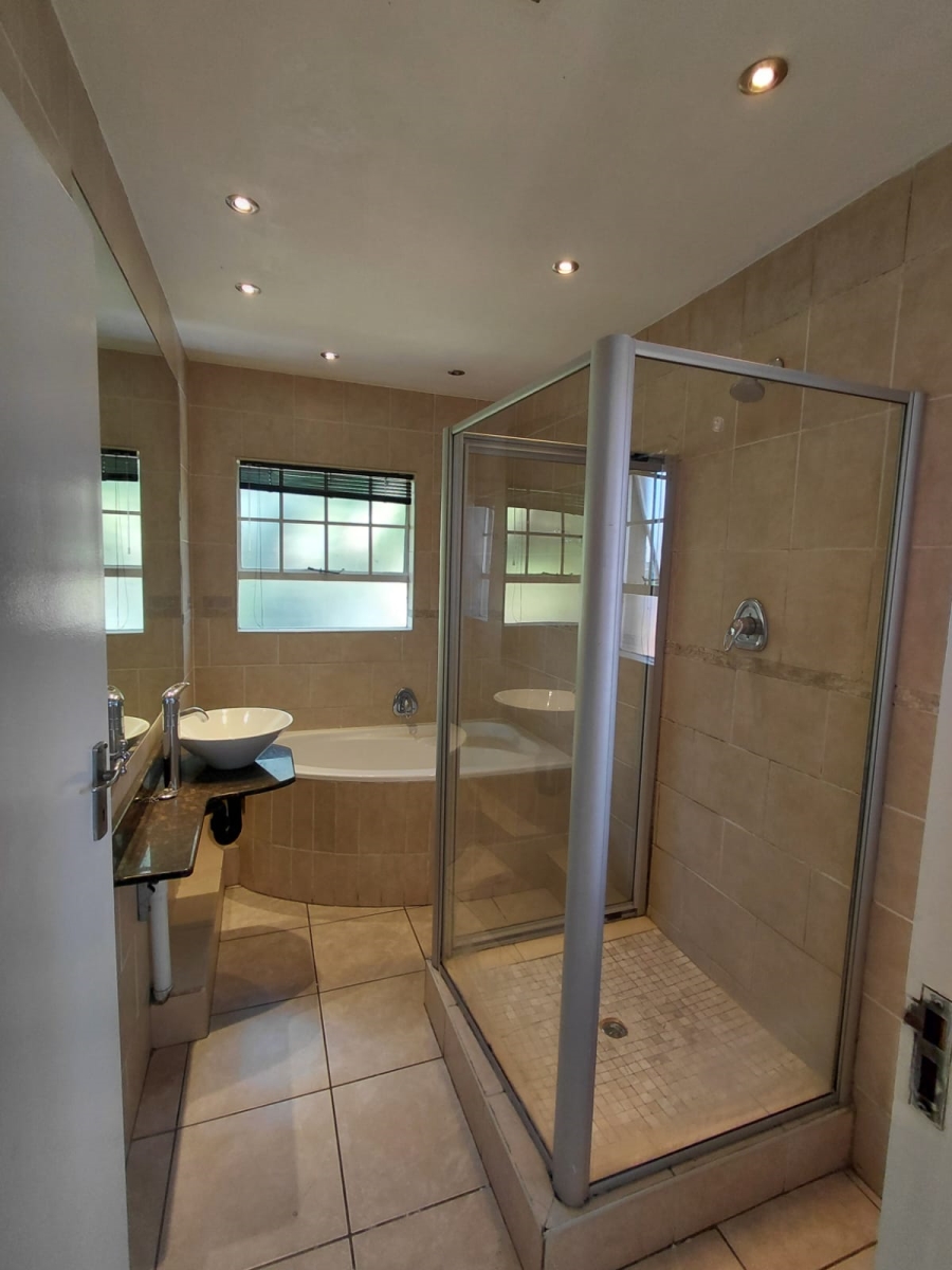 2 Bedroom Property for Sale in Bramley Park Gauteng