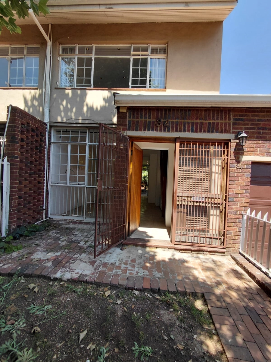 2 Bedroom Property for Sale in Bramley Park Gauteng