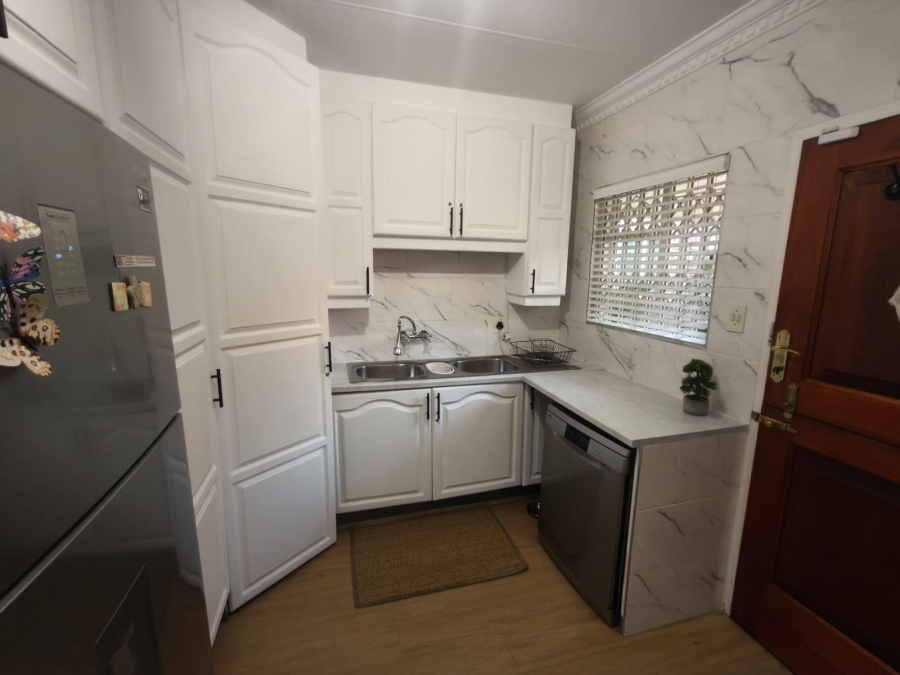 3 Bedroom Property for Sale in Edleen Gauteng