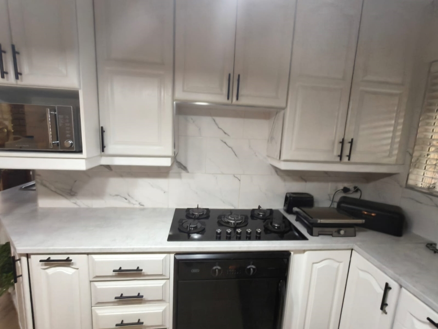 3 Bedroom Property for Sale in Edleen Gauteng